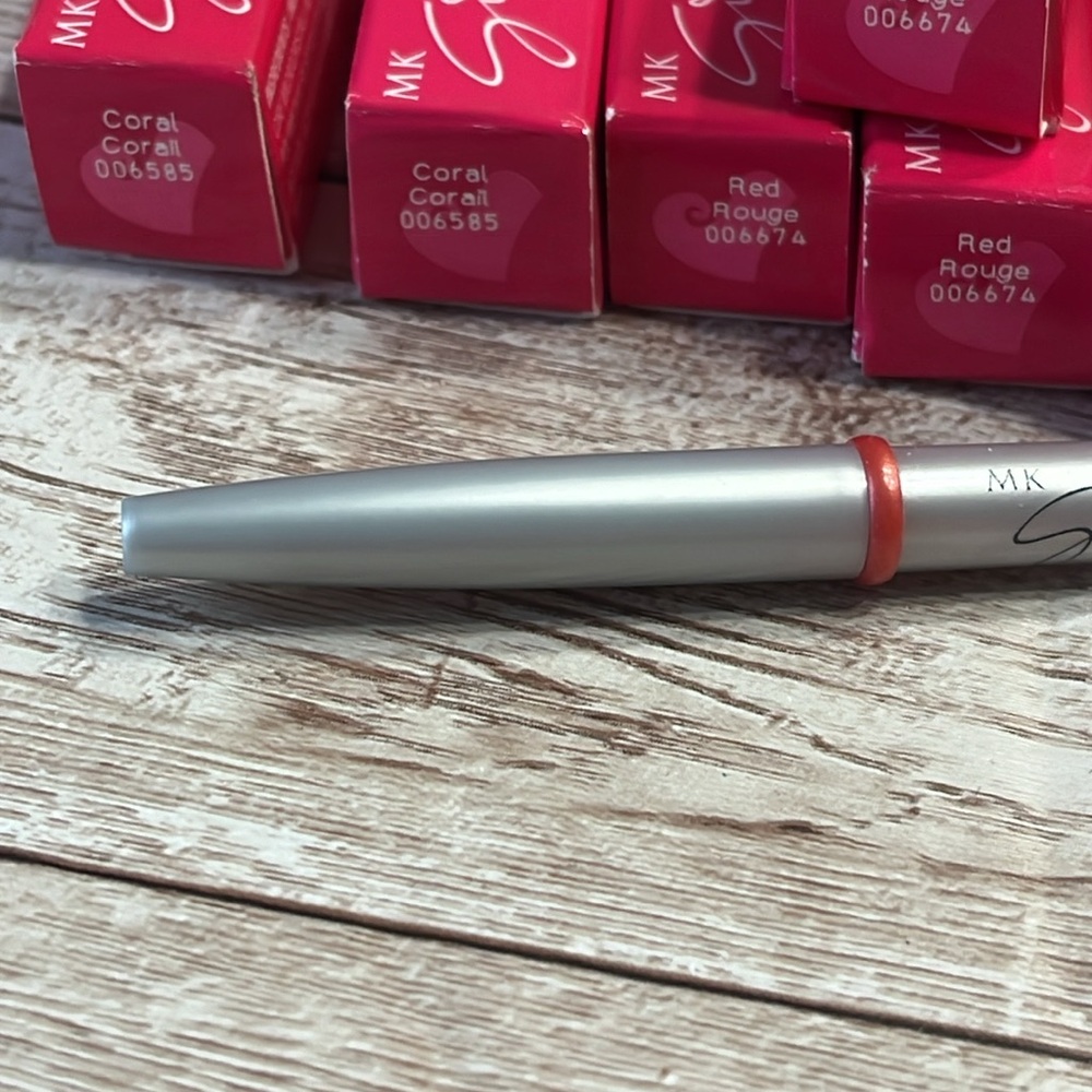 NEW Mary Kay Signature Lip Liner Coral 006585